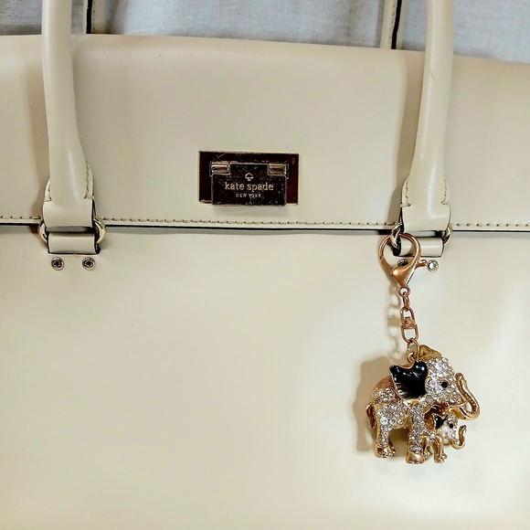 Kate Spade Cream Handbag with Elephant Charm, Vintage Montrose Avenue CHAREE BOW - Picture 2 of 7